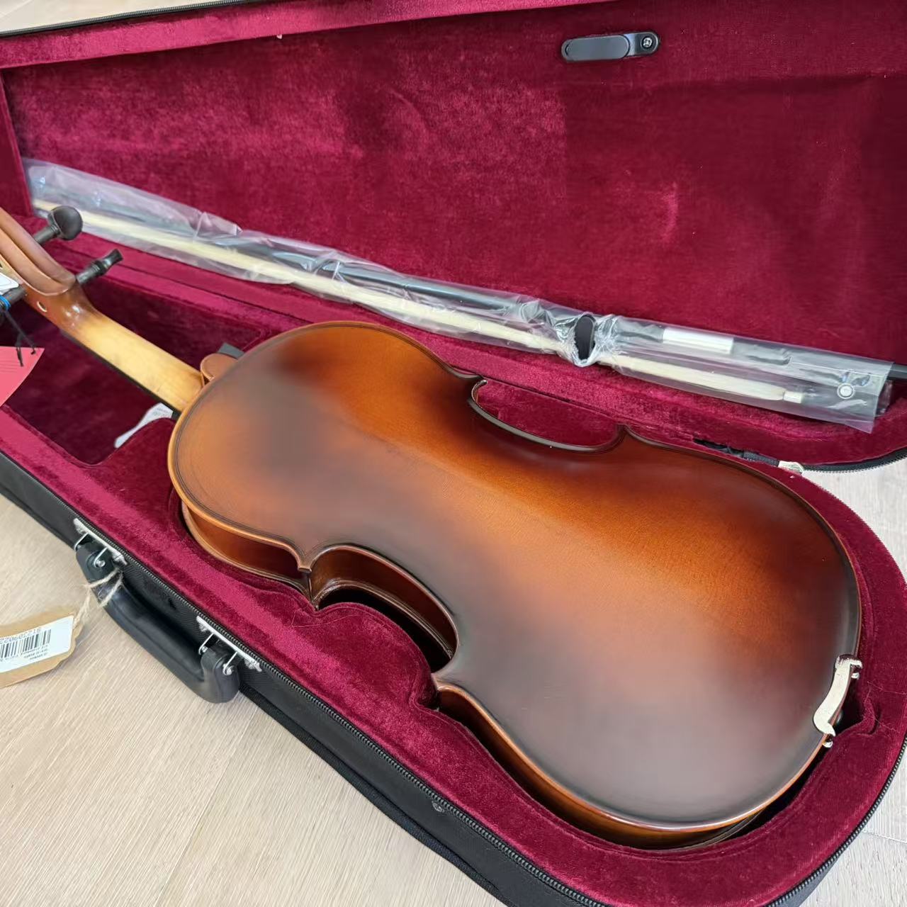 Oldenburg Student Violin Outfit Factory Adjusted Includes Case, Wood Bow & Rosin