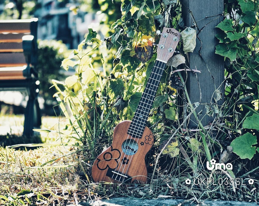 Uma Ukulele UKFL-03SSL Long Neck Soprano 21'', Tuner, Capo, Strap, Shaker, Bag