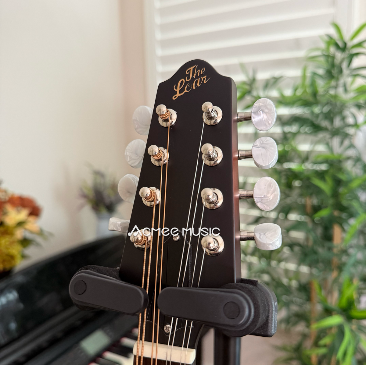 The Loar LM-110 Honey Creek A-Style Mandolin Brownburst + FREE D'addario EJ74 Strings
